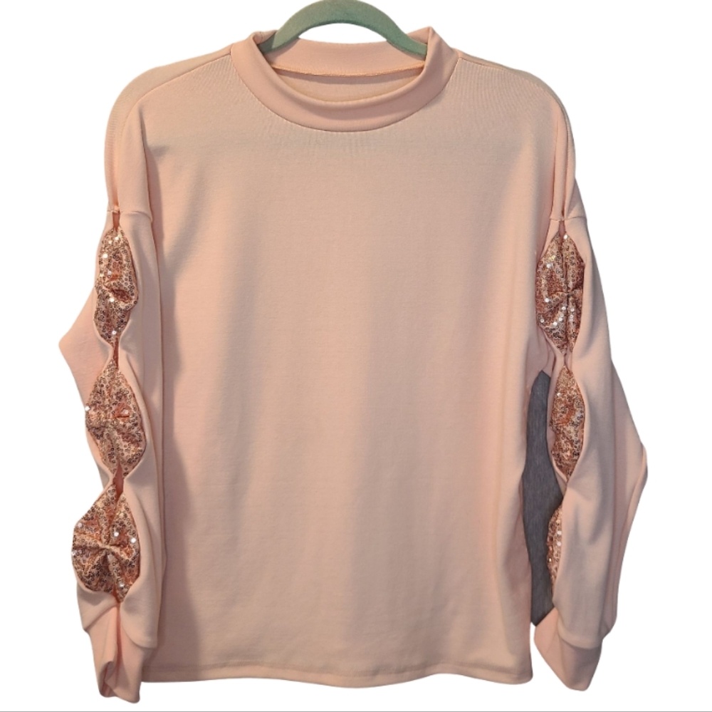 🆕️NWOT Light Pink Crewneck w/ Sequin Bow Detail down Sleeves✨️ Large